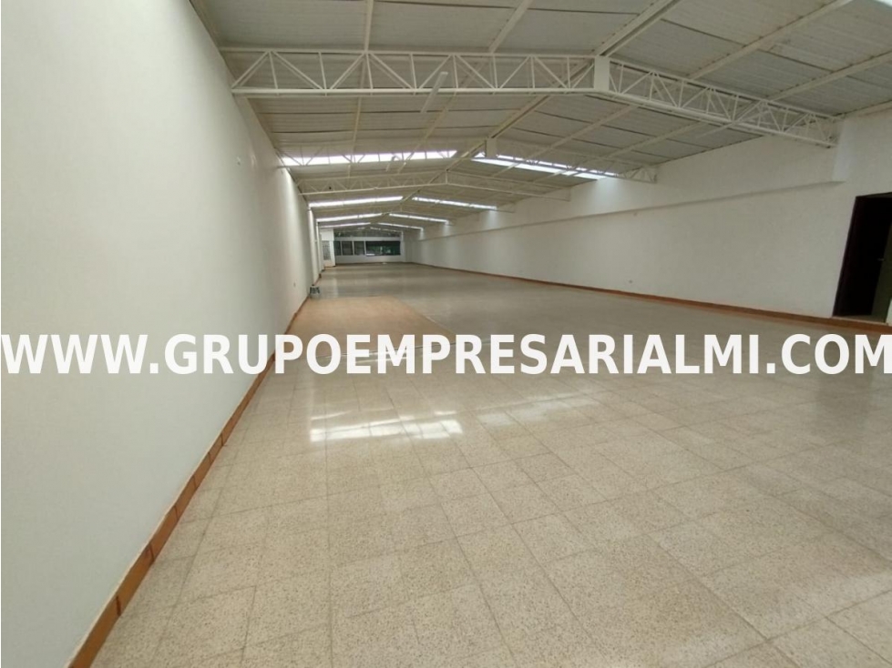 GRANDIOSA BODEGA EN ARRIENDO - SECTOR LA PLAYA COD: 30127 - 3