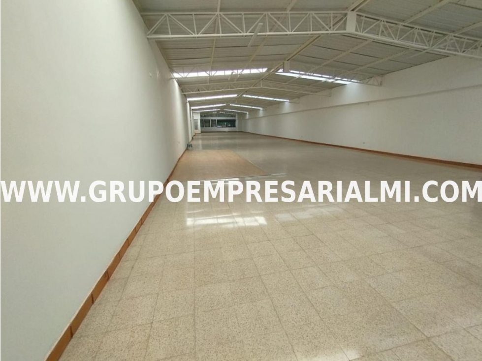 GRANDIOSA BODEGA EN ARRIENDO - SECTOR LA PLAYA COD: 30127 - 5