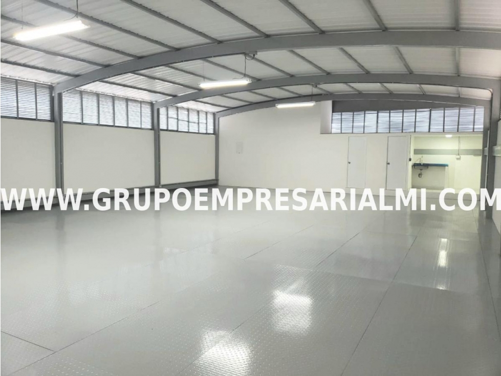 GRANDIOSA BODEGA EN ARRIENDO - SECTOR SANTA MARÍA COD: 31413 - 2