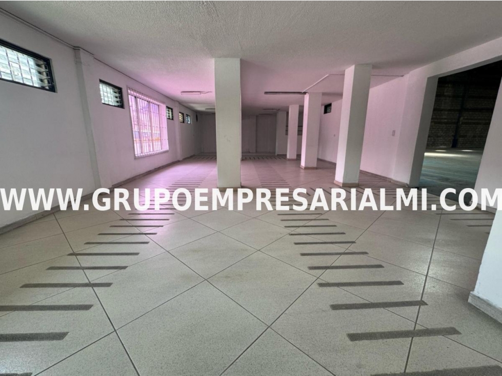 GRANDIOSA BODEGA EN ARRIENDO - SECTOR MAYORCA COD: 33085 - 5