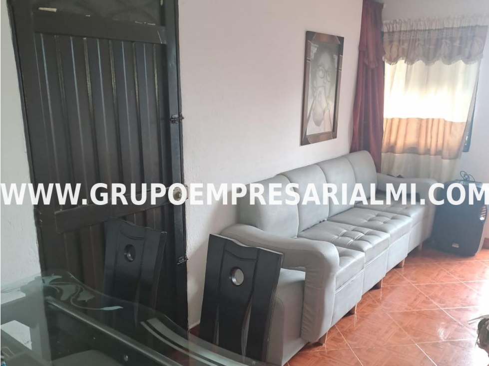 GRANDIOSA CASA BIFAMILIAR EN VENTA - SECTOR MANRIQUE COD: 32483 — foto 2