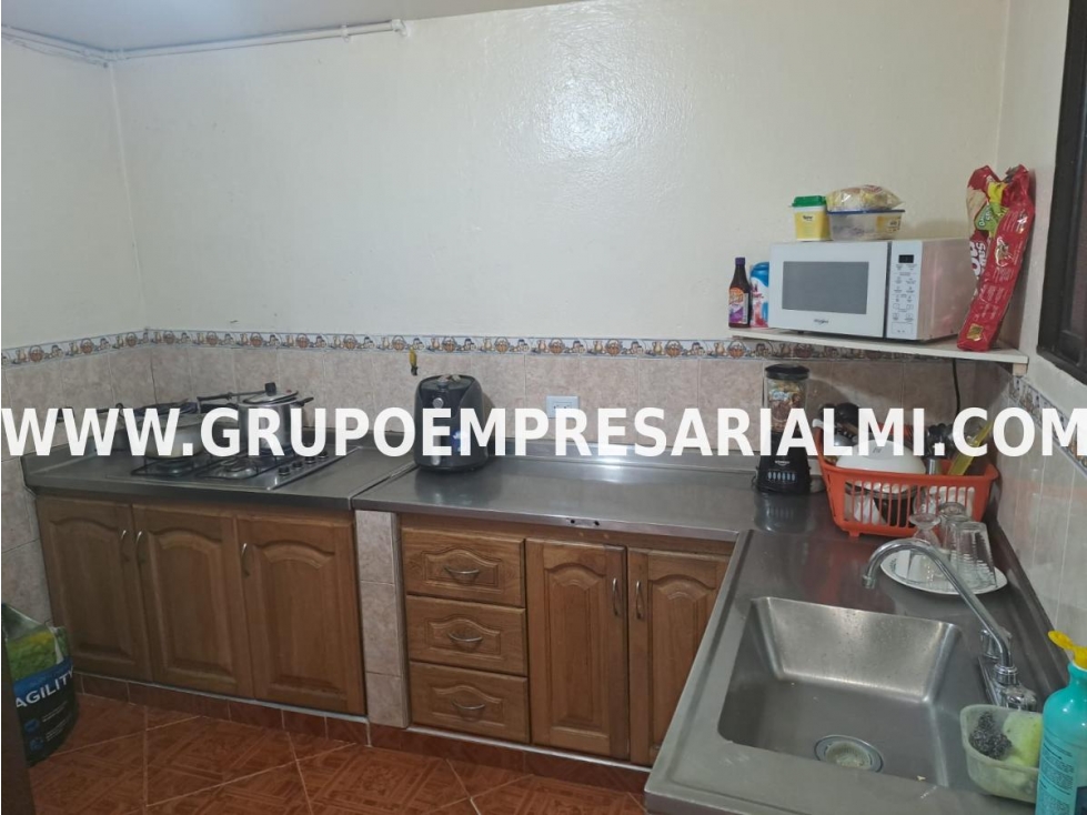 GRANDIOSA CASA BIFAMILIAR EN VENTA - SECTOR MANRIQUE COD: 32483 — foto 3