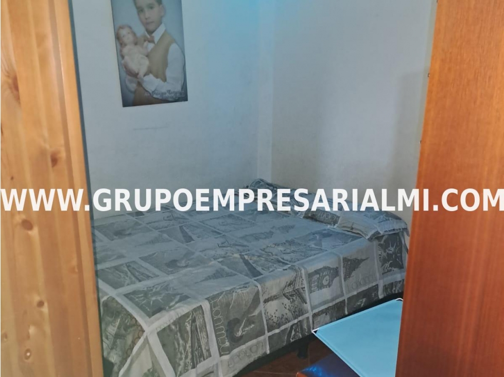 GRANDIOSA CASA BIFAMILIAR EN VENTA - SECTOR MANRIQUE COD: 32483 — foto 4