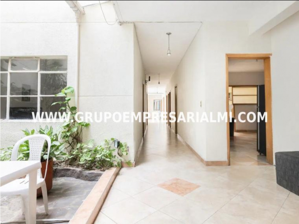 GRANDIOSA CASA BIFAMILIAR EN VENTA - SECTOR LORENA COD: 32743