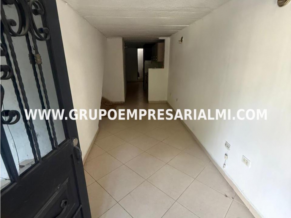 GRANDIOSA CASA BIFAMILIAR EN VENTA - SECTOR RINCÓN COD: 32947