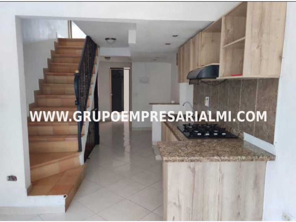 GRANDIOSA CASA BIFAMILIAR EN VENTA - SECTOR RINCÓN COD: 32947 — foto 3