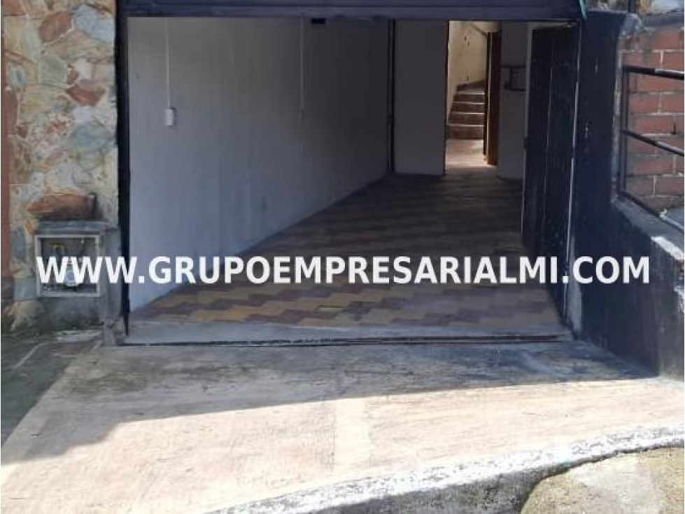 GRANDIOSA CASA BODEGA EN ARRIENDO - SECTOR SAN DIEGO COD: 30211 - 4