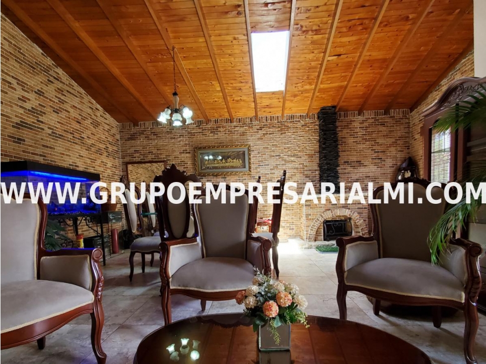 GRANDIOSA CASA DÚPLEX EN VENTA - SECTOR LA FERRERÍA COD: 24393 - 4