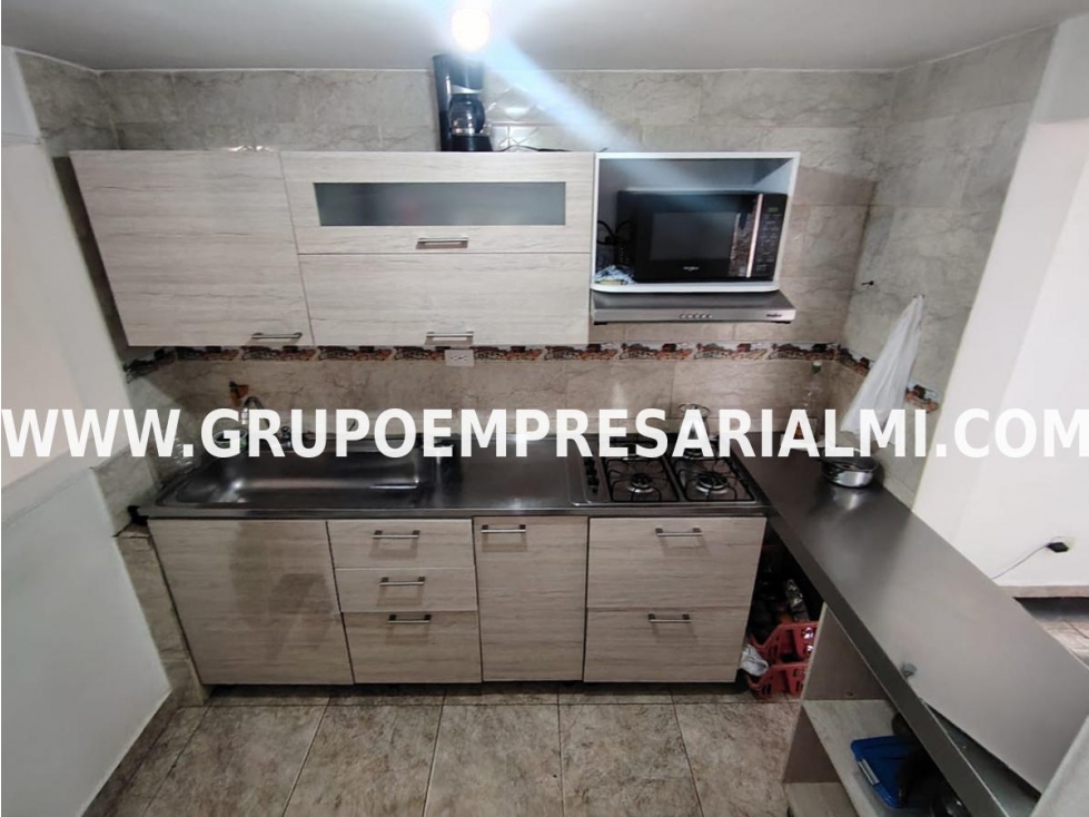GRANDIOSA CASA EN ARRIENDO - SECTOR LA POLA COD: 33288