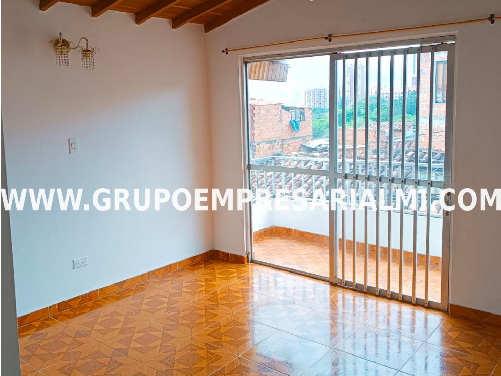 GRANDIOSA CASA EN VENTA - SECTOR ENCISO COD: 31293