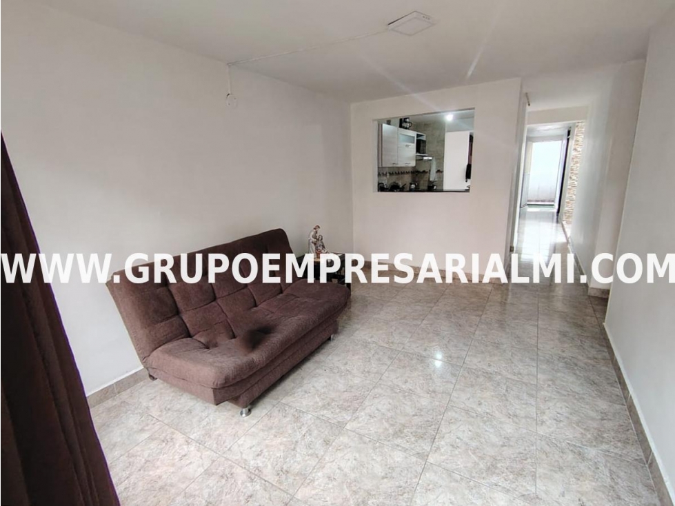 GRANDIOSA CASA EN VENTA - SECTOR LA POLA COD: 33287