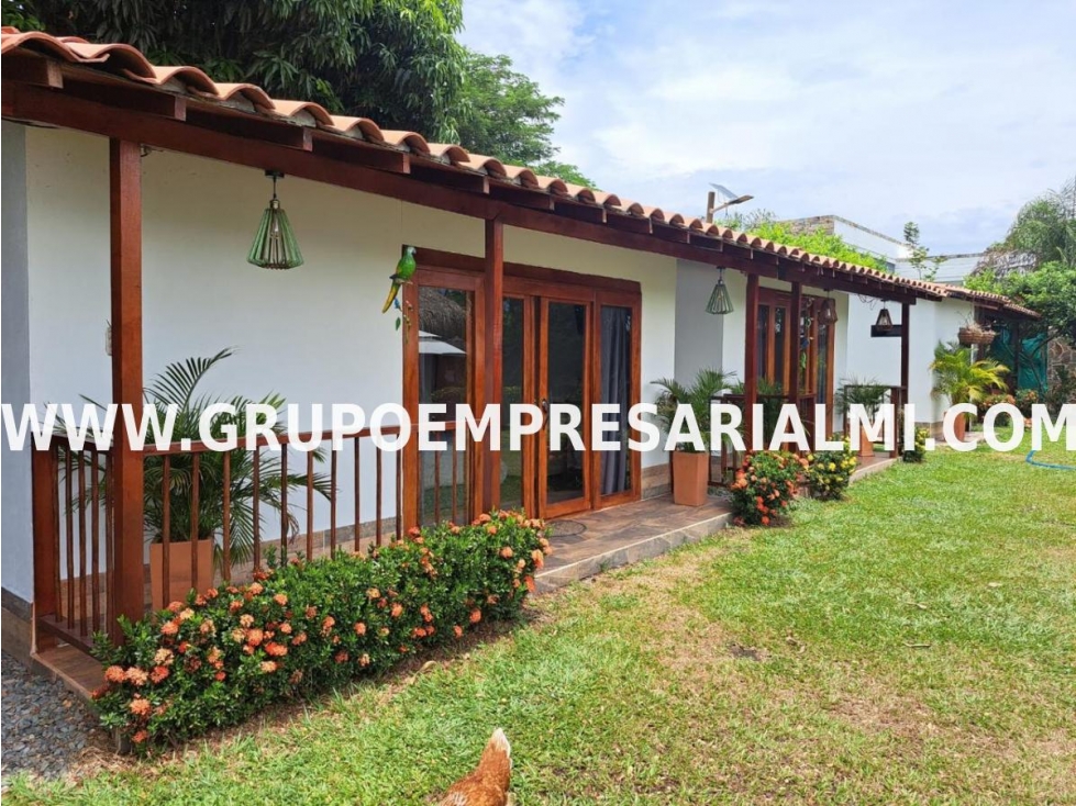GRANDIOSA CASA FINCA EN VENTA - SECTOR EL RODEO COD: 30913 - 6