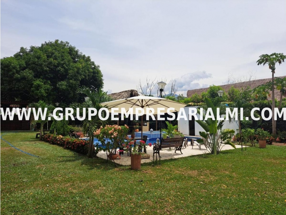 GRANDIOSA CASA FINCA EN VENTA - SECTOR EL RODEO COD: 30913 - 4