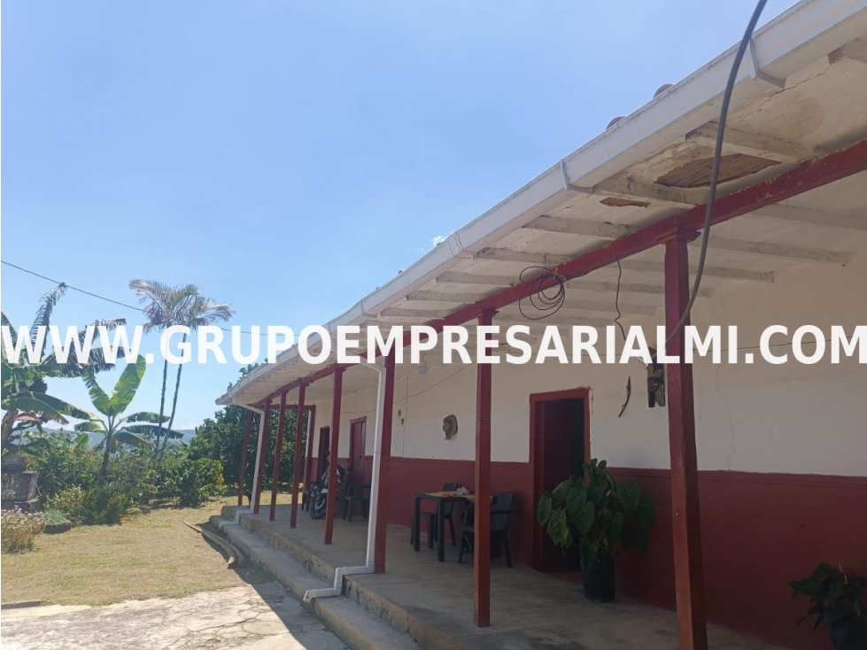 GRANDIOSA CASA FINCA EN VENTA - SECTOR SONSÓN COD: 32360 - 1