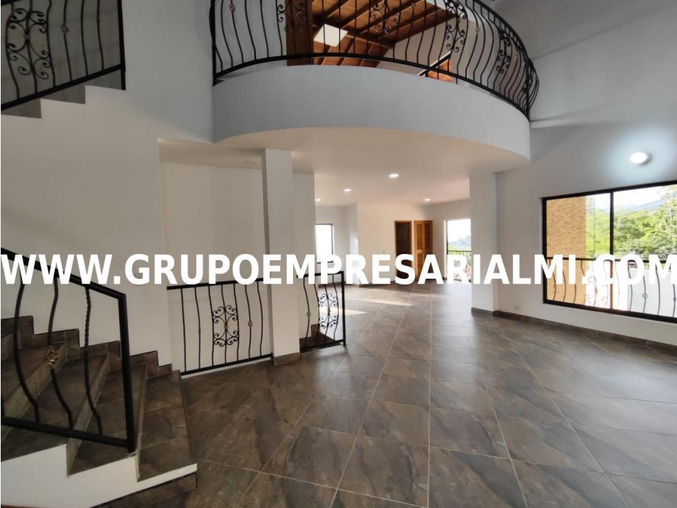 GRANDIOSA CASA UNIFAMILIAR EN ARRIENDO - SECTOR EL ESCOBERO COD: 31517