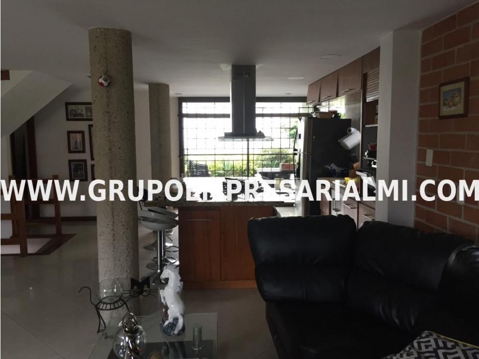 GRANDIOSA CASA UNIFAMILIAR EN ARRIENDO - SECTOR LA DOCTORA COD: 33147 — foto 3