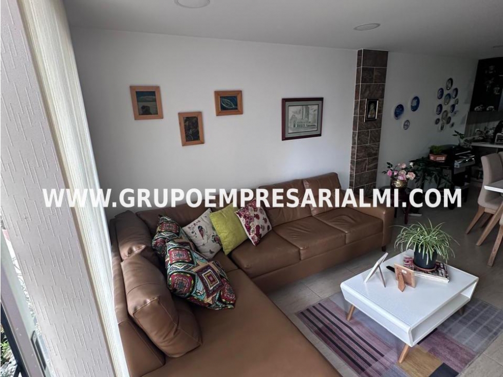GRANDIOSA CASA UNIFAMILIAR EN VENTA - SECTOR LA CEJA COD: 33848 — foto 3