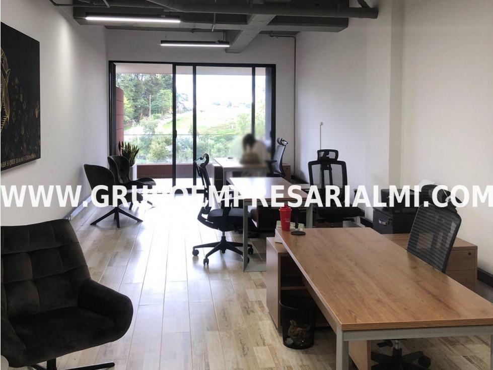 GRANDIOSA OFICINA EN ARRIENDO - SECTOR LAS PALMAS COD: 31103 - 4