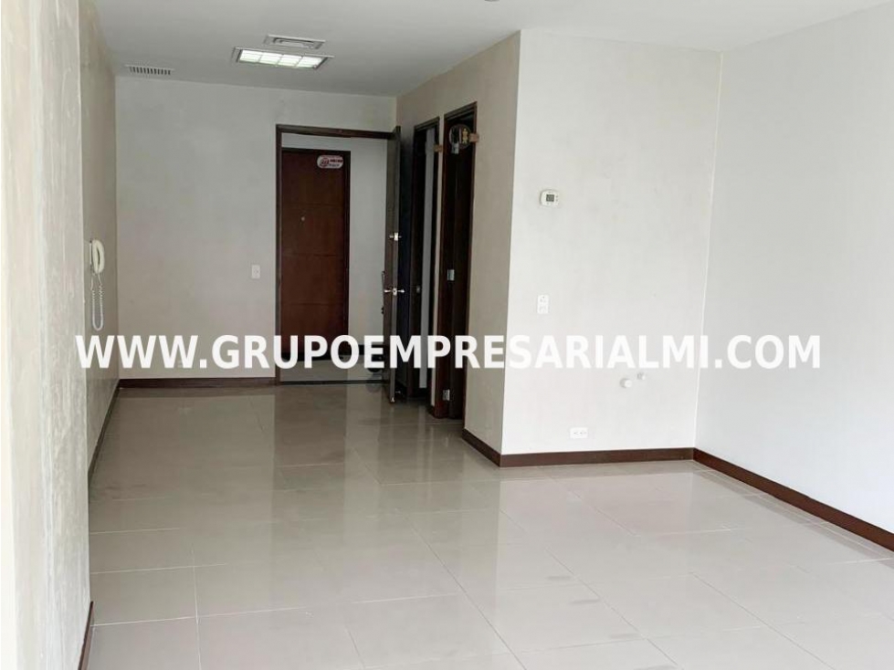 GRANDIOSA OFICINA EN ARRIENDO - SECTOR EL TESORO COD: 31429