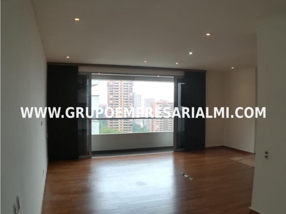 GRANDIOSO APARTAESTUDIO EN ARRIENDO - SECTOR EL TESORO COD: 33240