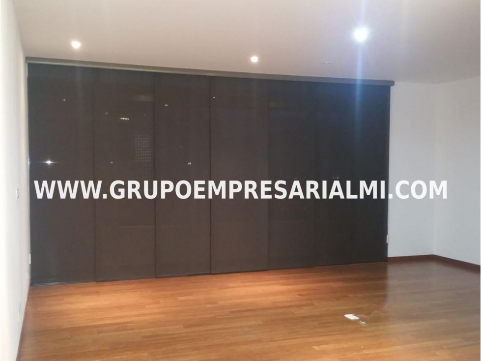 GRANDIOSO APARTAESTUDIO EN ARRIENDO - SECTOR EL TESORO COD: 33240 — foto 3
