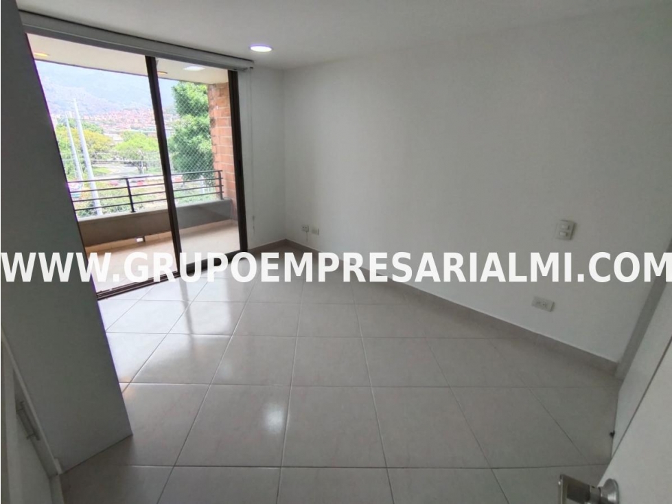 GRANDIOSO APARTAMENTO EN ARRIENDO - SECTOR LAURELES COD: 31097