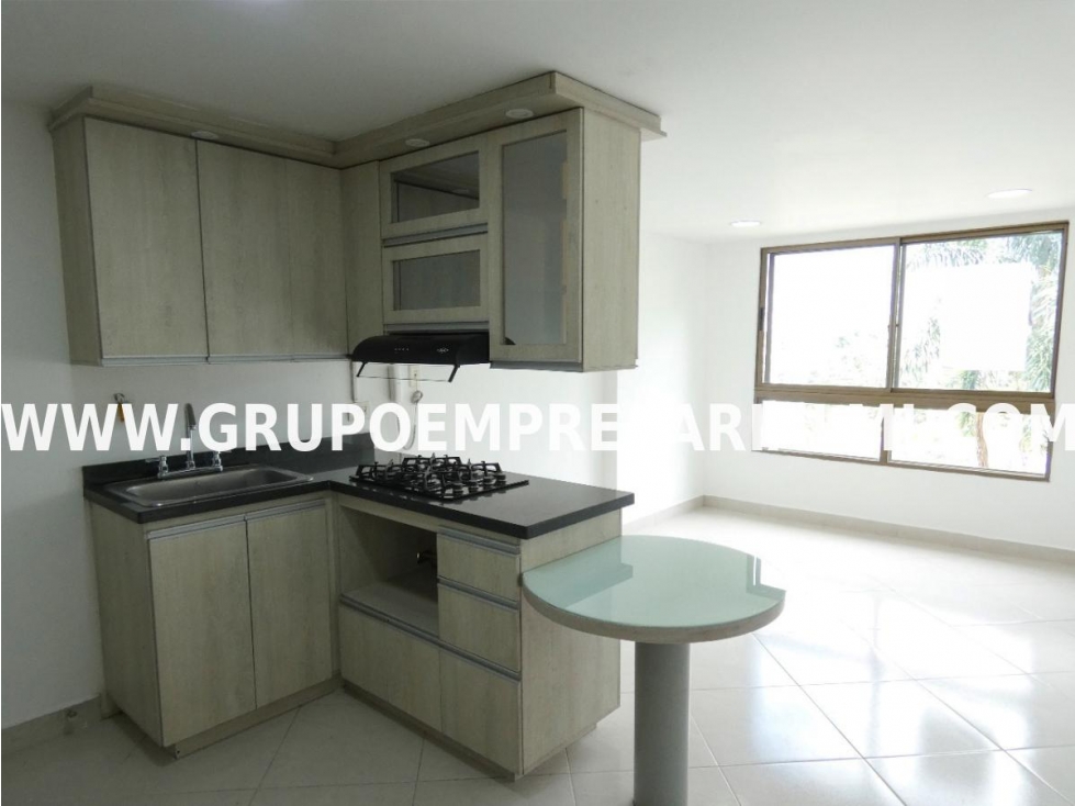 GRANDIOSO APARTAMENTO EN ARRIENDO - SECTOR LAURELES COD: 31097 — foto 4