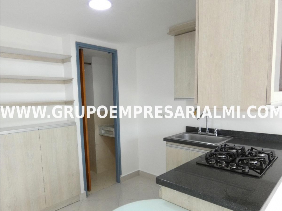 GRANDIOSO APARTAMENTO EN ARRIENDO - SECTOR LAURELES COD: 31097 — foto 6