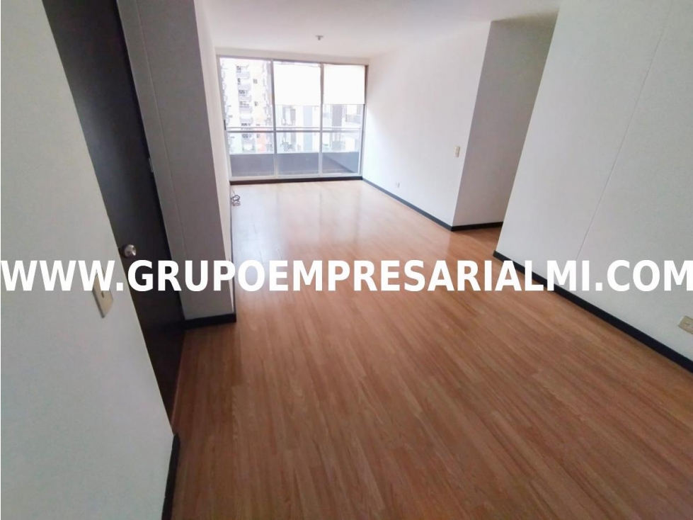 GRANDIOSO APARTAMENTO EN ARRIENDO - SECTOR CIUDAD DEL RÍO COD: 31147