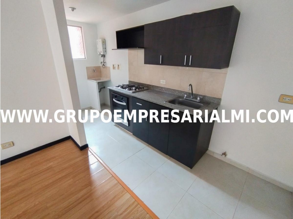 GRANDIOSO APARTAMENTO EN ARRIENDO - SECTOR CIUDAD DEL RÍO COD: 31147 — foto 2