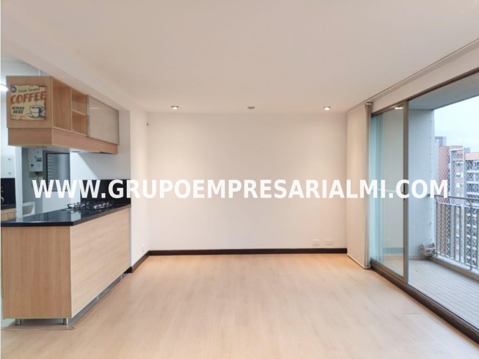 GRANDIOSO APARTAMENTO EN ARRIENDO - SECTOR LOMA LOS BERNAL COD: 31444