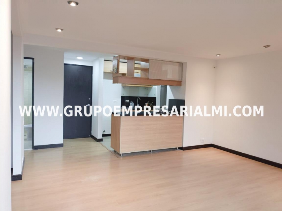 GRANDIOSO APARTAMENTO EN ARRIENDO - SECTOR LOMA LOS BERNAL COD: 31444 — foto 3
