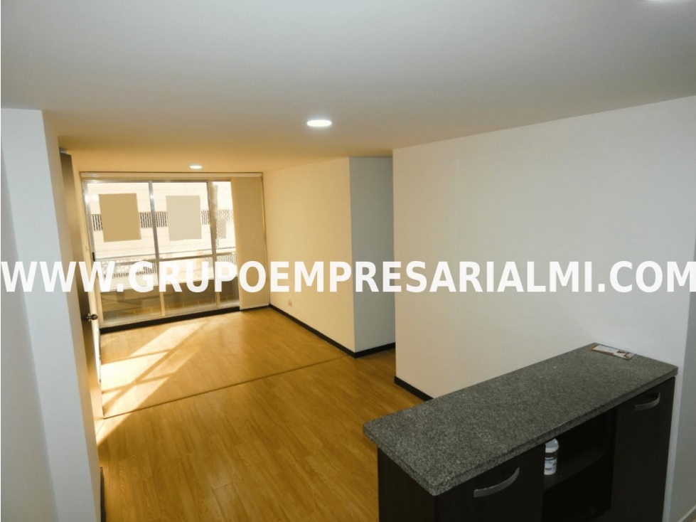 GRANDIOSO APARTAMENTO EN ARRIENDO - SECTOR CIUDAD DEL RÍO COD: 31236 — foto 2