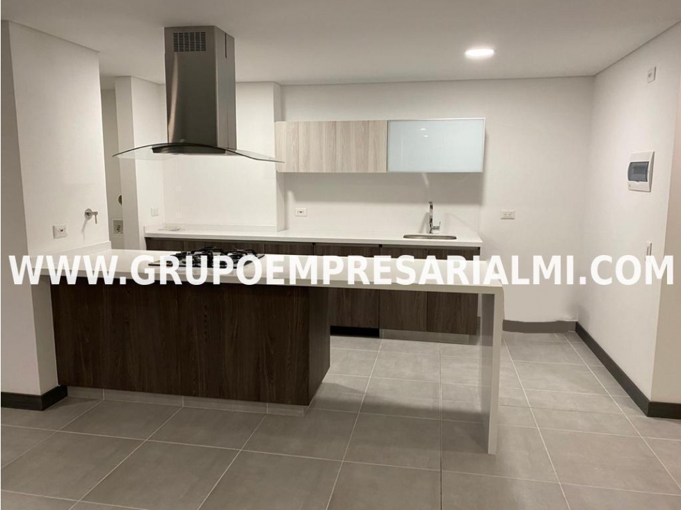 GRANDIOSO APARTAMENTO EN ARRIENDO - SECTOR CIUDAD DEL RÍO COD: 31478 — foto 6