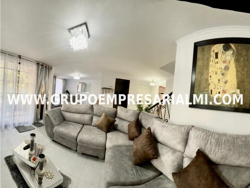 GRANDIOSO APARTAMENTO EN ARRIENDO - SECTOR LAURELES COD: 31532 — foto 2