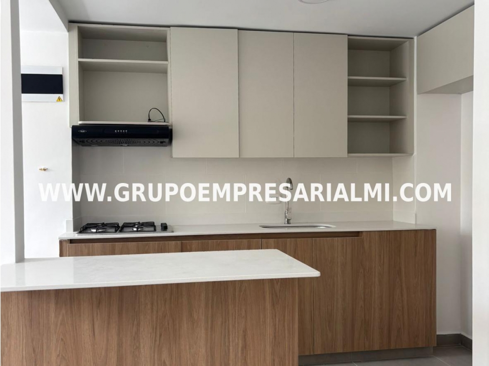 GRANDIOSO APARTAMENTO EN ARRIENDO - SECTOR CUATRO ESQUINAS COD: 32105 — foto 2