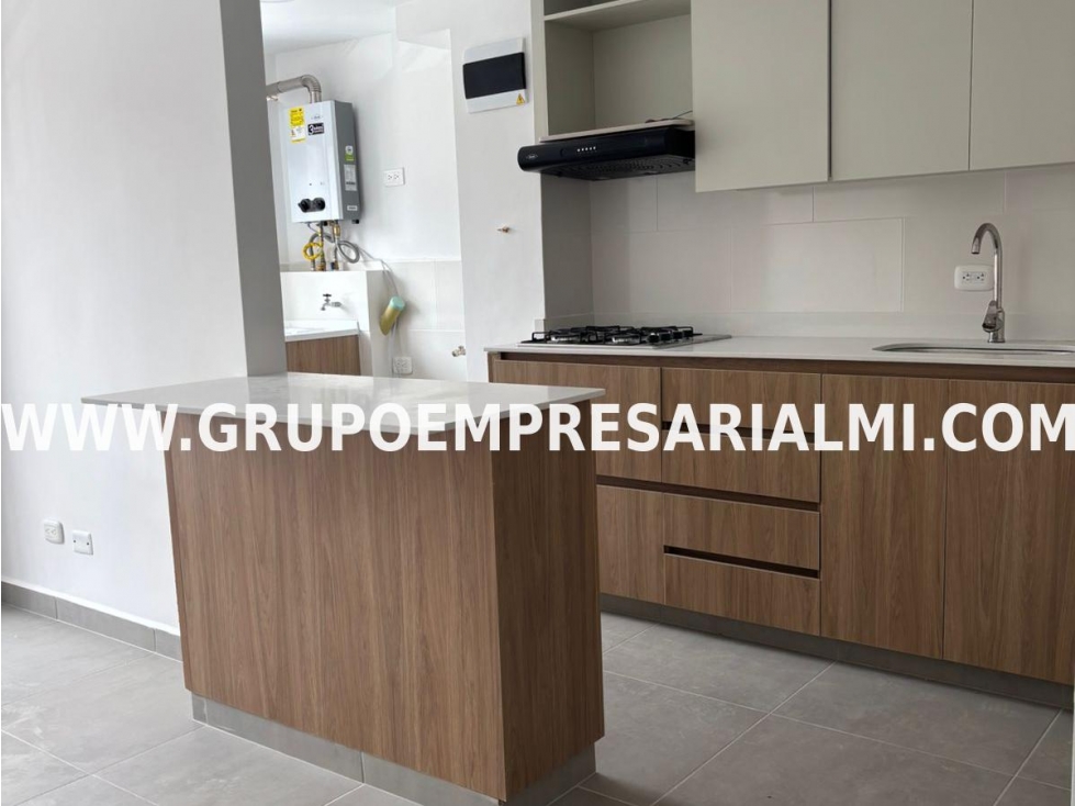 GRANDIOSO APARTAMENTO EN ARRIENDO - SECTOR CUATRO ESQUINAS COD: 32105 — foto 3