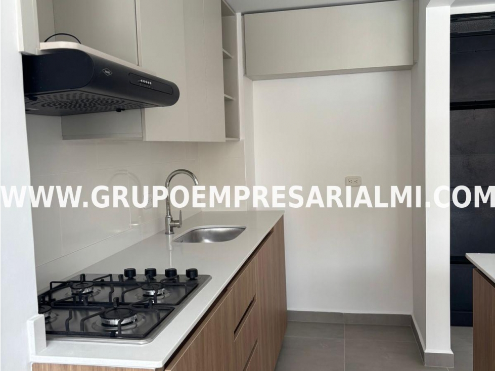 GRANDIOSO APARTAMENTO EN ARRIENDO - SECTOR CUATRO ESQUINAS COD: 32105 — foto 4