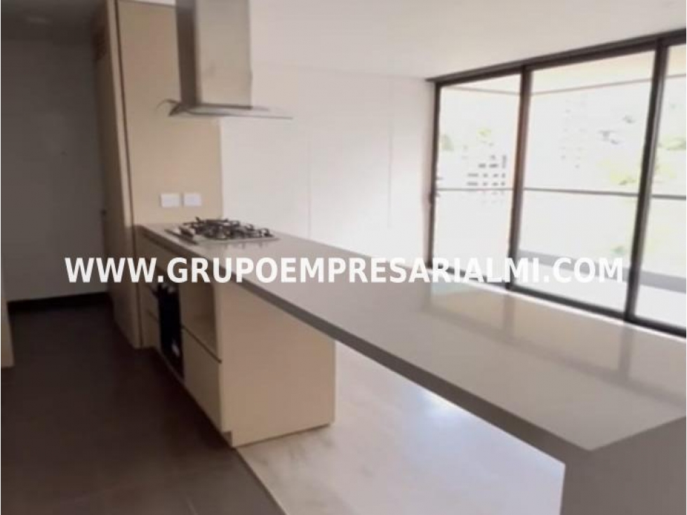 GRANDIOSO APARTAMENTO EN ARRIENDO - SECTOR LAS PALMAS COD: 32176