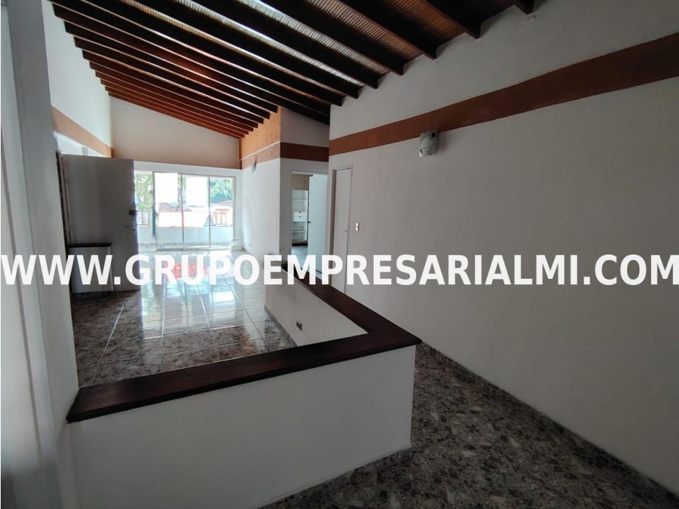 GRANDIOSO APARTAMENTO EN ARRIENDO - SECTOR LAURELES COD: 32315 — foto 4