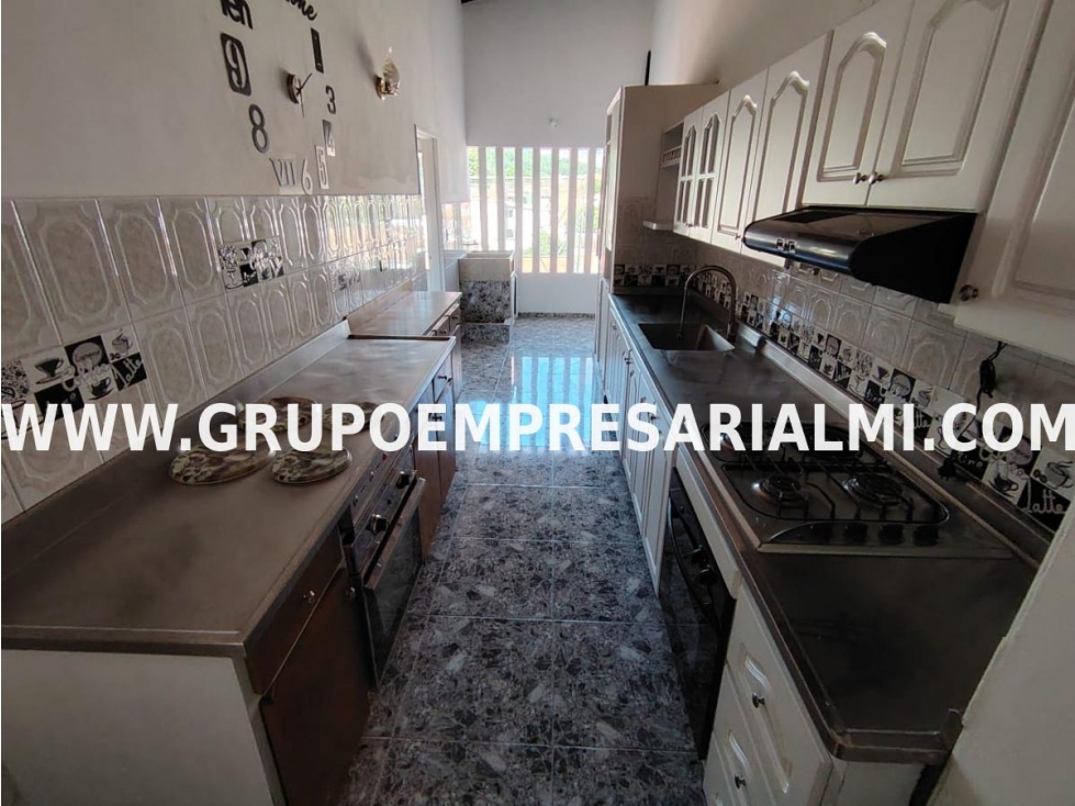 GRANDIOSO APARTAMENTO EN ARRIENDO - SECTOR LAURELES COD: 32315 — foto 6
