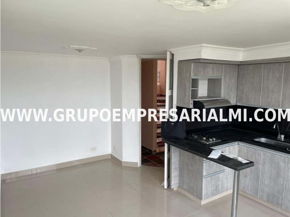 GRANDIOSO APARTAMENTO EN ARRIENDO - SECTOR SANTA MARÍA COD: 2487 — foto 2