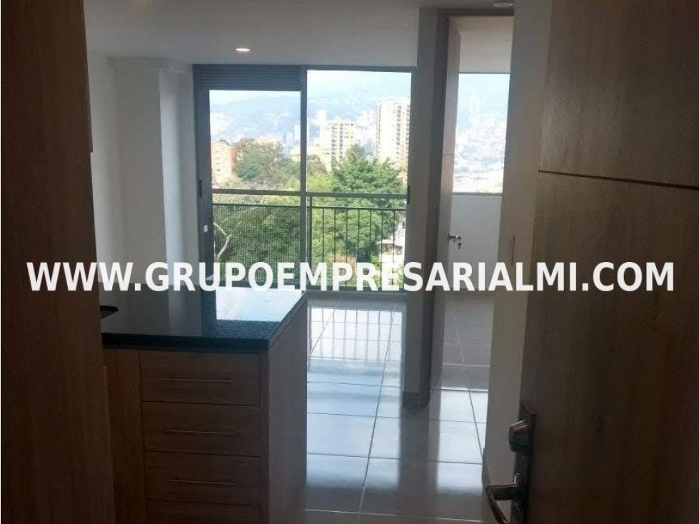 GRANDIOSO APARTAMENTO EN ARRIENDO - SECTOR LOMA LOS BERNAL COD: 32810