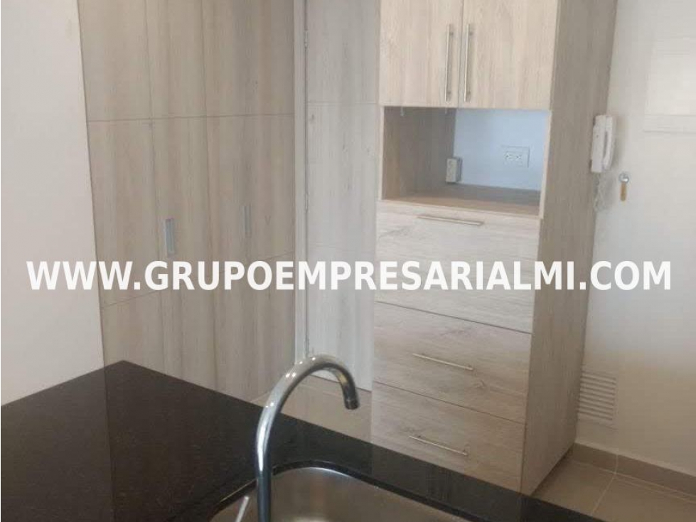GRANDIOSO APARTAMENTO EN ARRIENDO - SECTOR LOMA LOS BERNAL COD: 32810 — foto 2