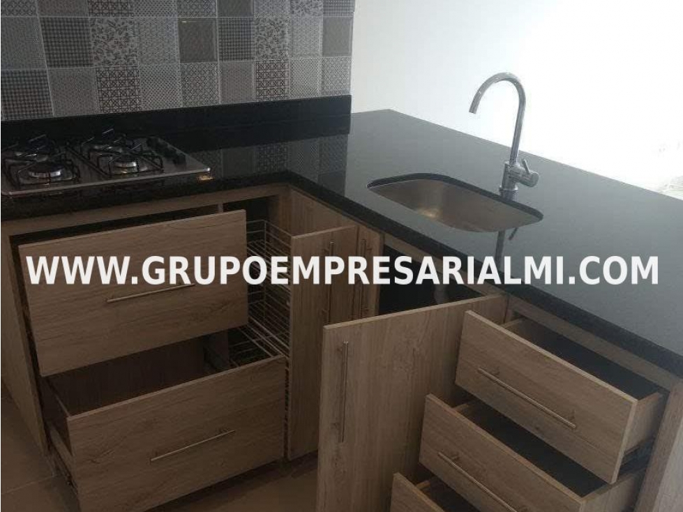GRANDIOSO APARTAMENTO EN ARRIENDO - SECTOR LOMA LOS BERNAL COD: 32810 — foto 3