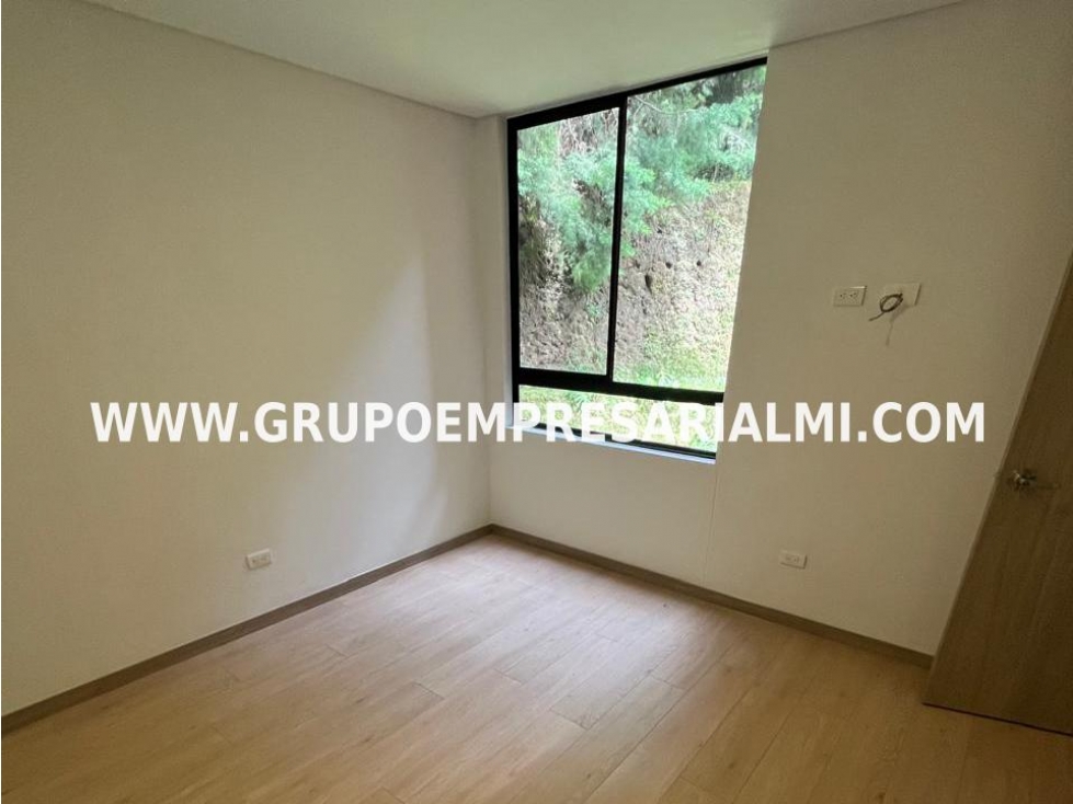 GRANDIOSO APARTAMENTO EN ARRIENDO - SECTOR EL RETIRO COD: 32816 — foto 4