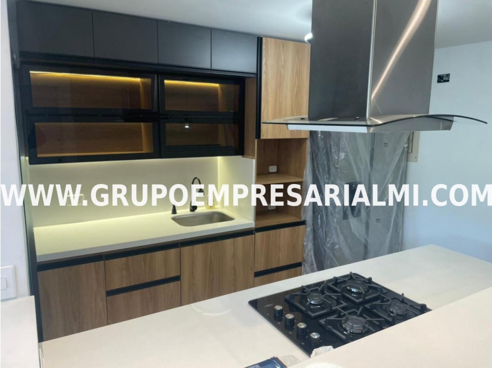 GRANDIOSO APARTAMENTO EN ARRIENDO - SECTOR LAURELES COD: 32949 — foto 4
