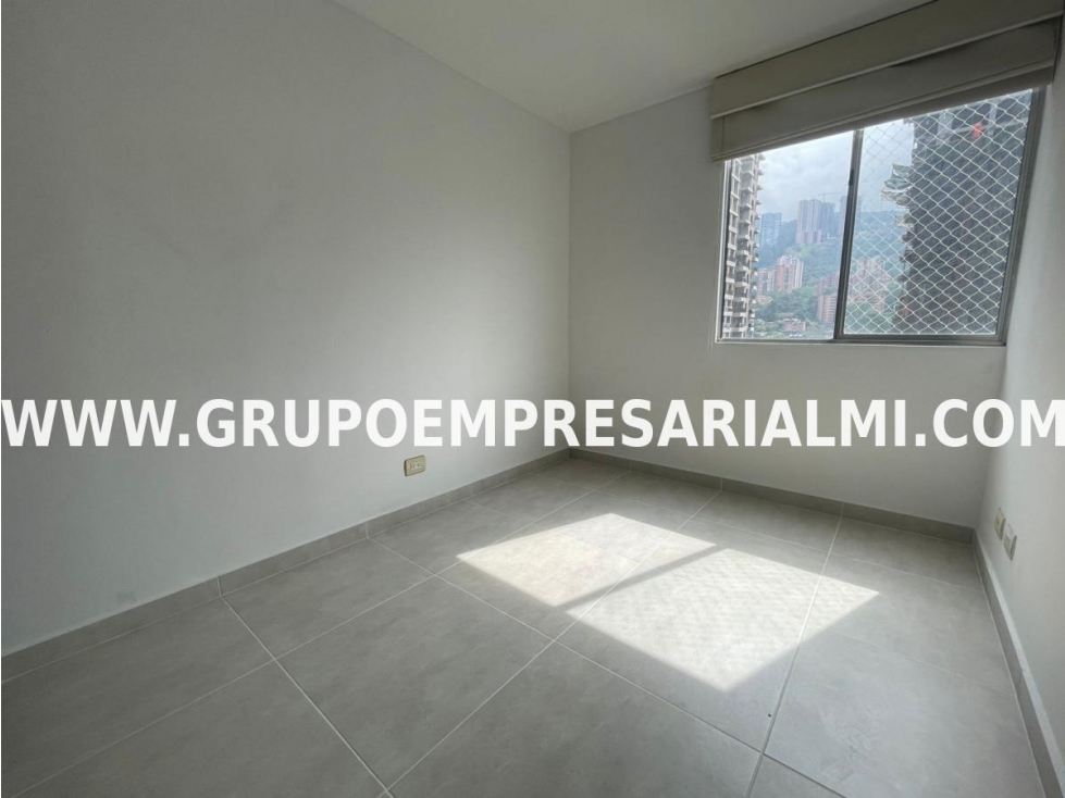 GRANDIOSO APARTAMENTO EN ARRIENDO - SECTOR CIUDAD DEL RÍO COD: 33010 — foto 6