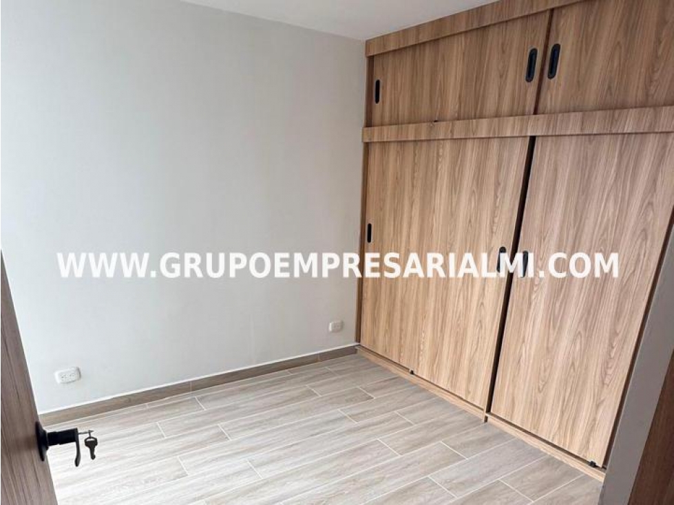 GRANDIOSO APARTAMENTO EN ARRIENDO - SECTOR EL PORVENIR COD: 33073 — foto 4