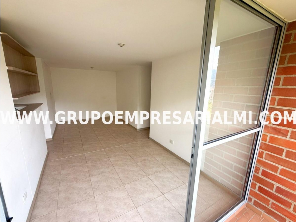 GRANDIOSO APARTAMENTO EN ARRIENDO - SECTOR LOMA DEL BARRO COD: 8730 — foto 5